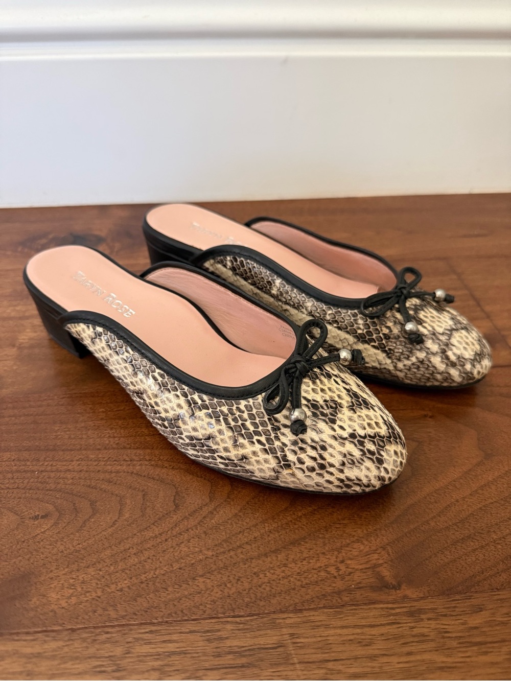 NEW Taryn Rose Faigel Snakeskin Leather Low Heel Bow Mules Slip On